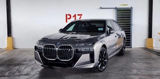 BMW I7