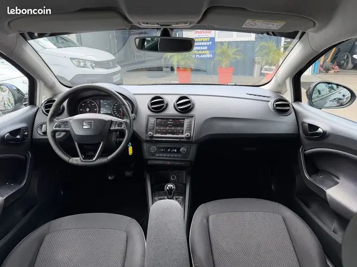 Seat Ibiza 2017 photo 3