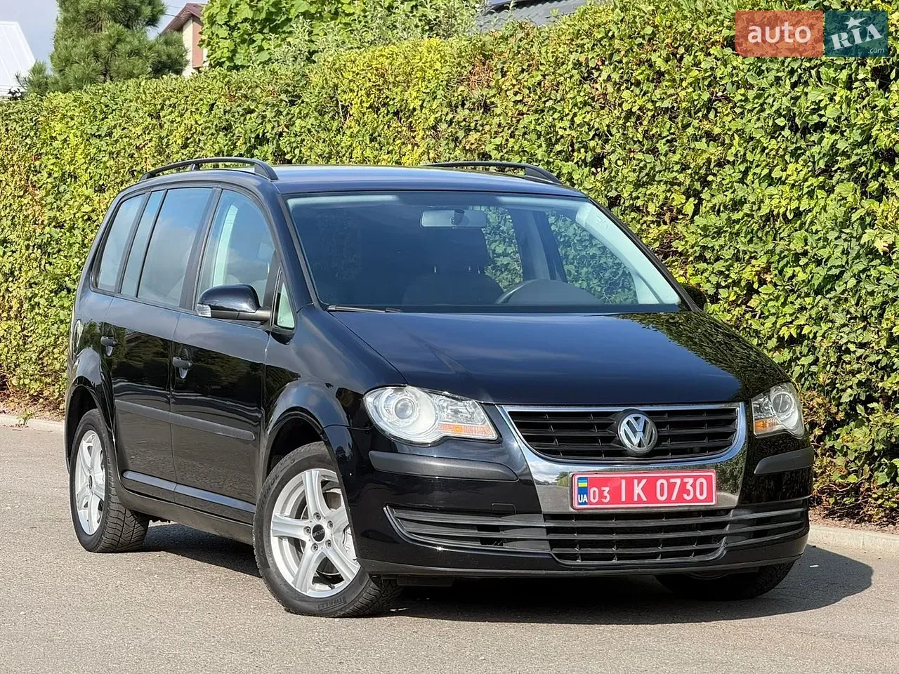Volkswagen Touran 2009 photo 2