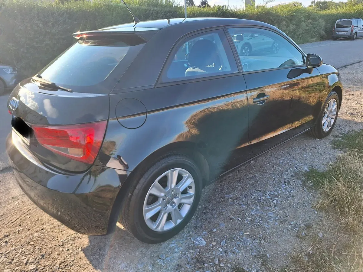 Audi A1 2011 photo 3