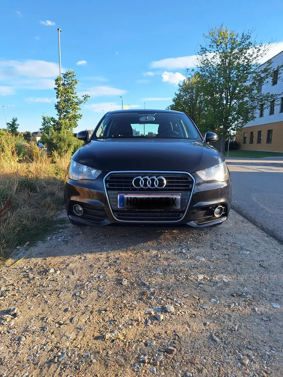 Audi A1 2011 photo 2