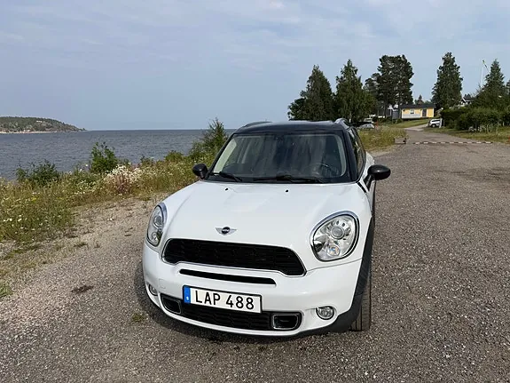Mini Countryman Cooper S 2011 photo 2