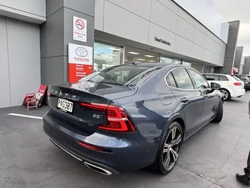 Volvo S60 2022 photo 4