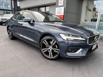 Volvo S60 2022 photo 2