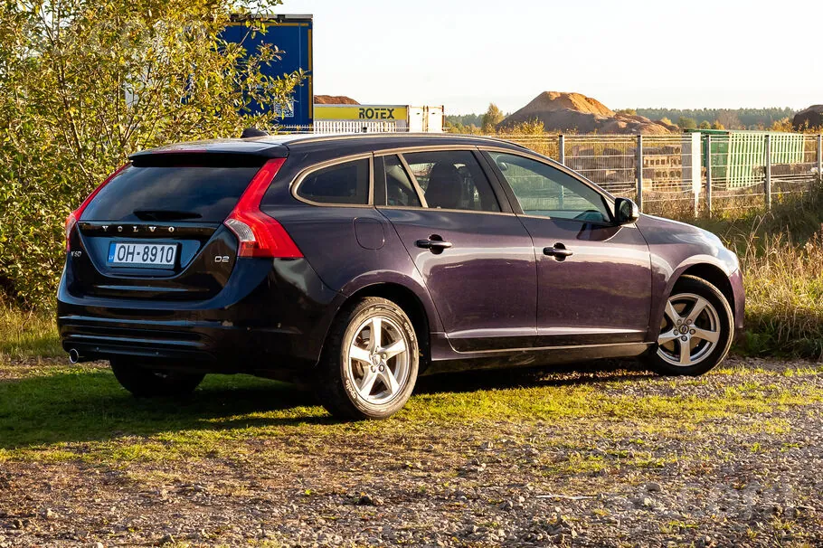 Volvo V60 2015 photo 4