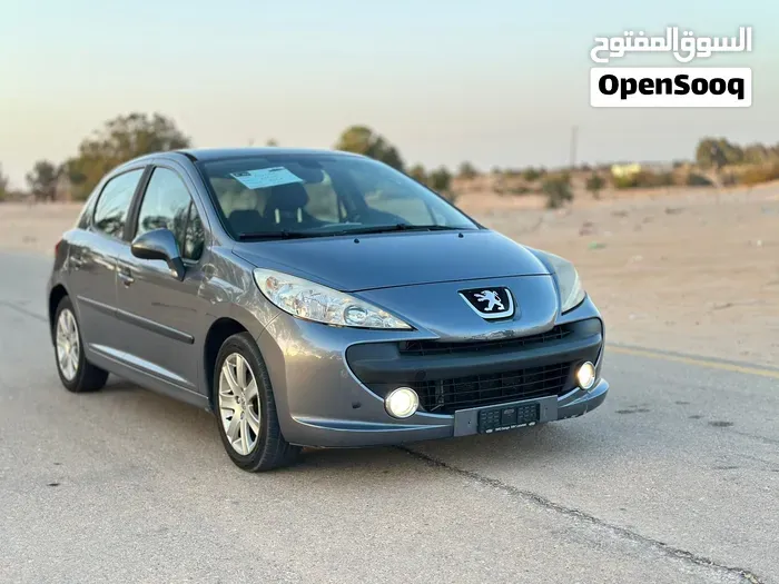 Peugeot 207 2008 photo 3