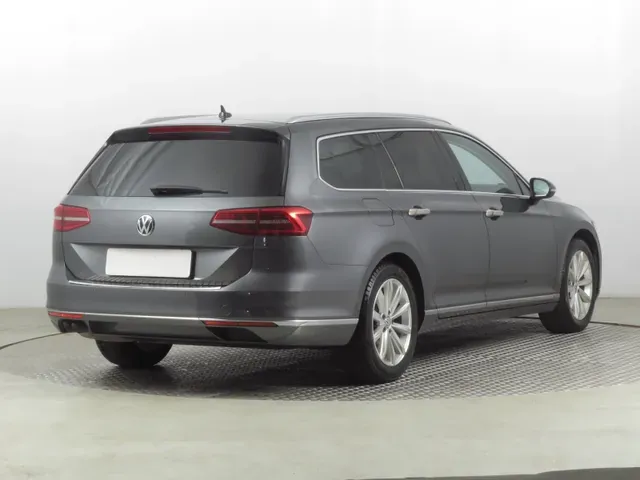 Volkswagen Passat Variant 2015 photo 4