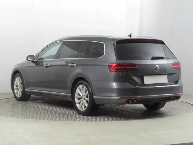 Volkswagen Passat Variant 2015 photo 3
