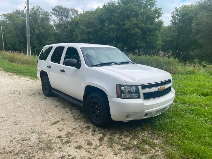 Chevrolet Tahoe 2014 photo 2