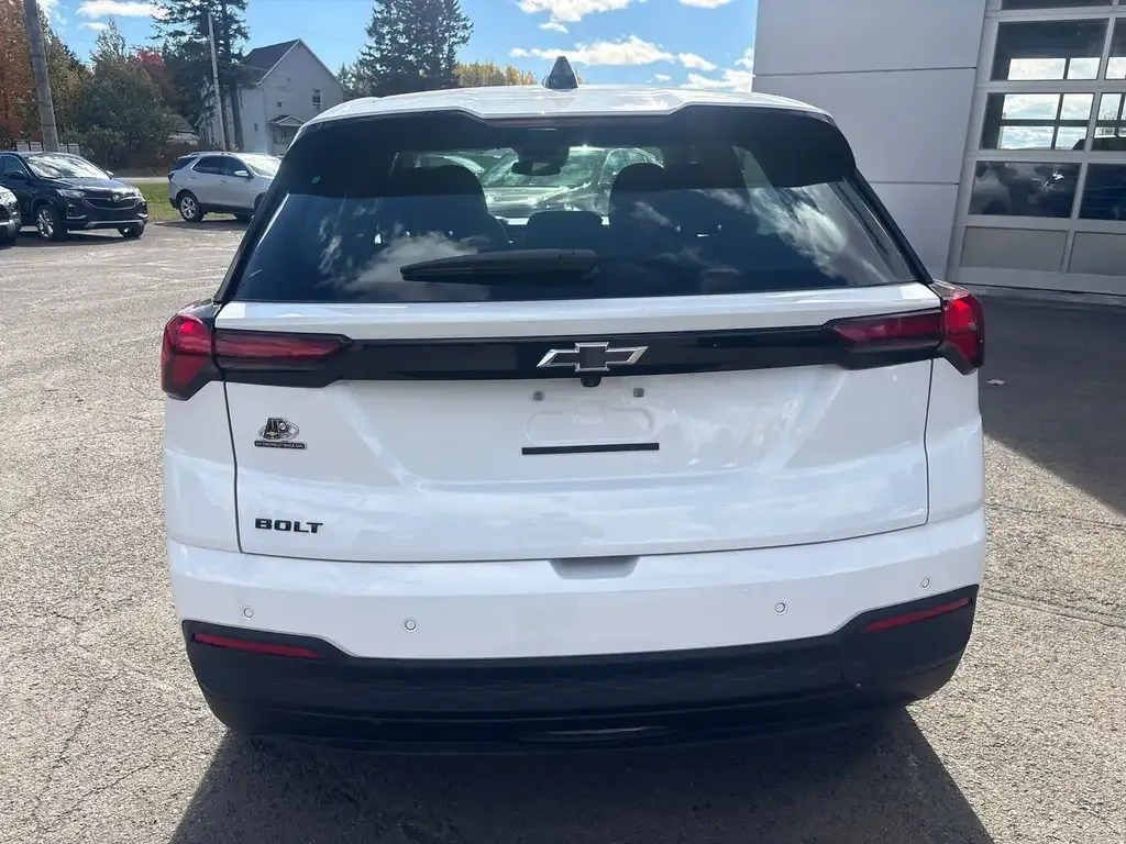 Chevrolet Bolt 2027 photo 5