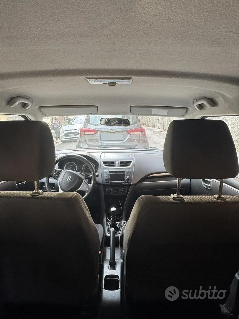 Suzuki Swift 2012 photo 5