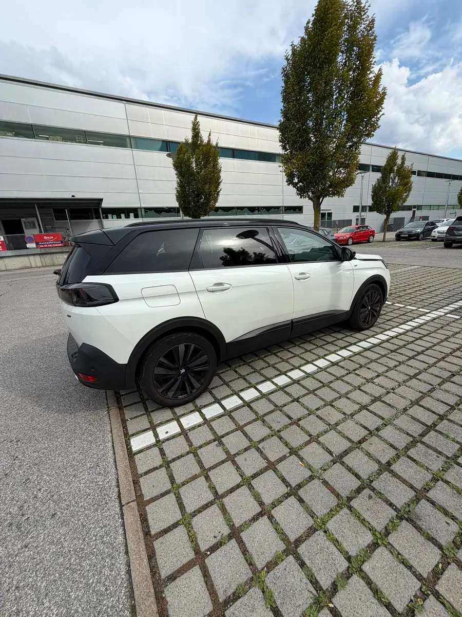 Peugeot 5008 2022 photo 3
