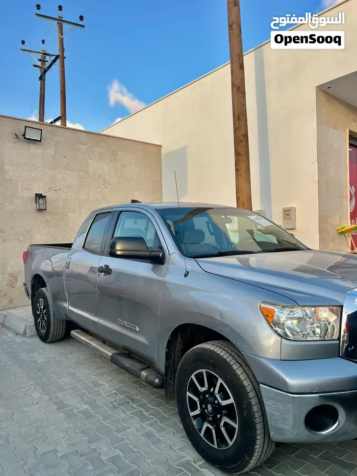 Toyota Tundra 2010 photo 2
