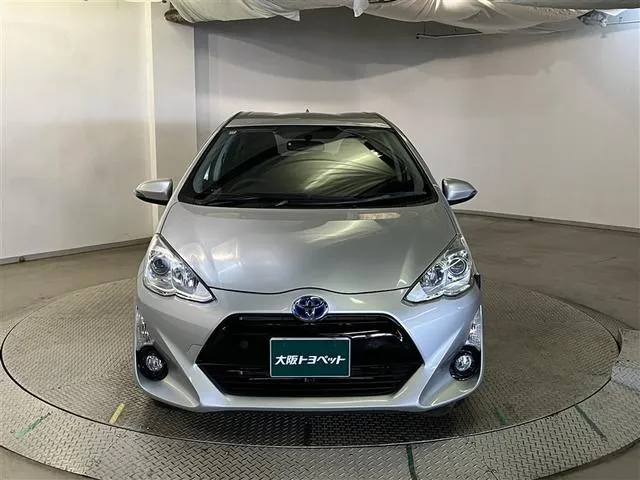 Toyota Aqua 2016 photo 2