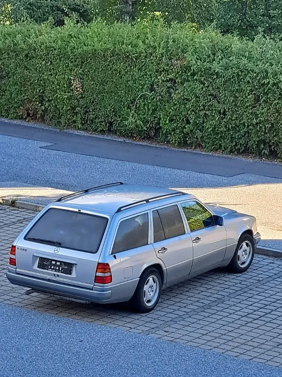 Mercedes-Benz Eklasse 1995 photo 2