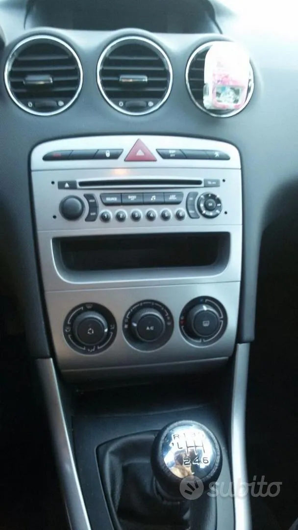 Peugeot 308 2011 photo 4