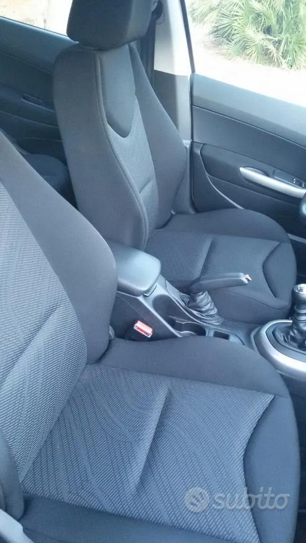 Peugeot 308 2011 photo 5