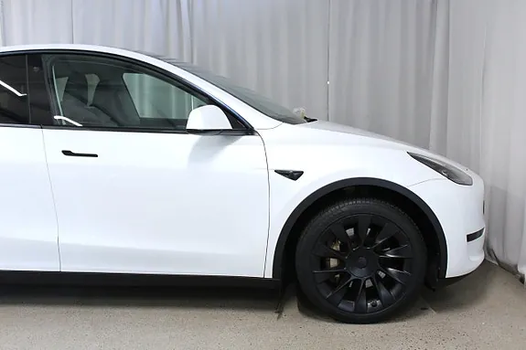 Tesla Model Y 2023 photo 3