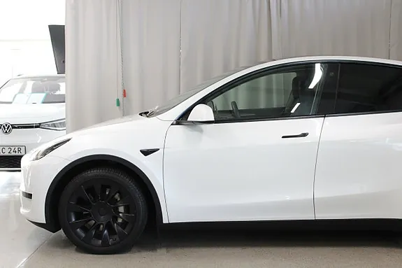 Tesla Model Y 2023 photo 5