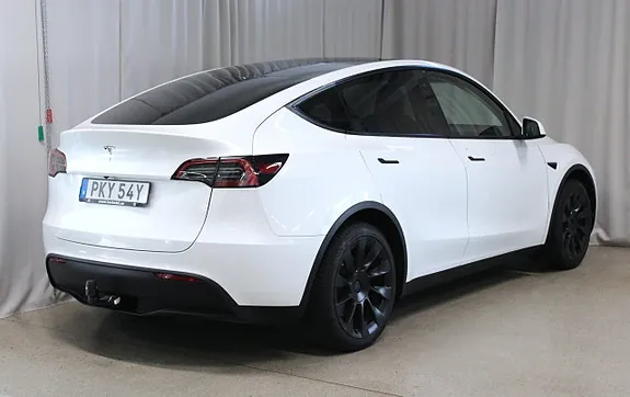 Tesla Model Y 2023 photo 2