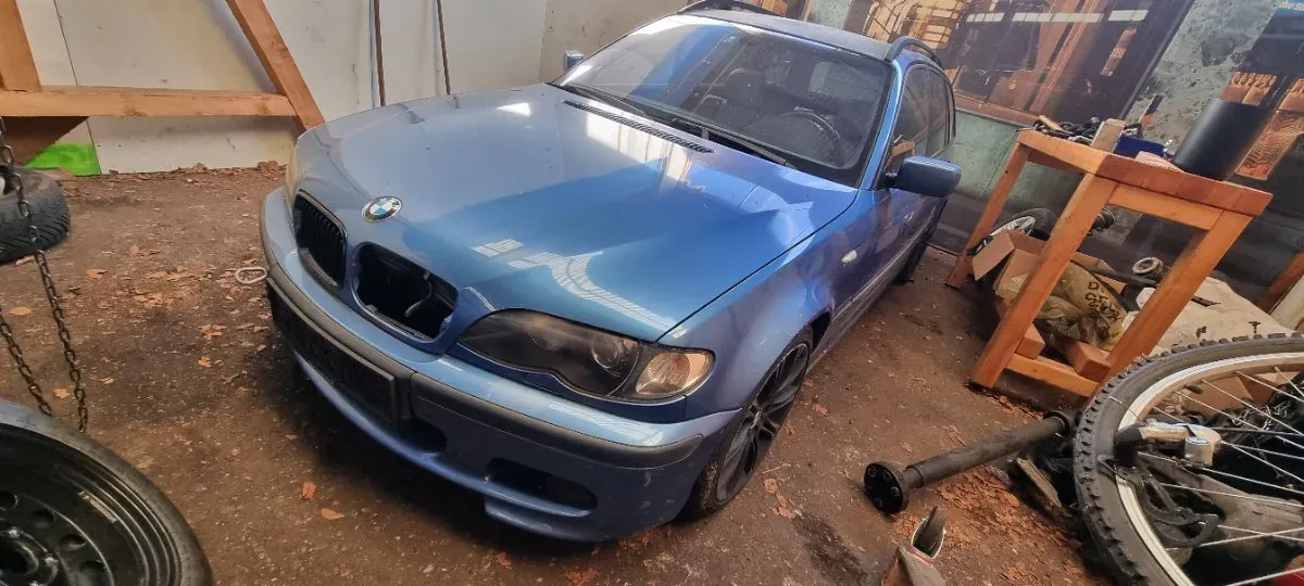 BMW 3 Series 2003 photo 2