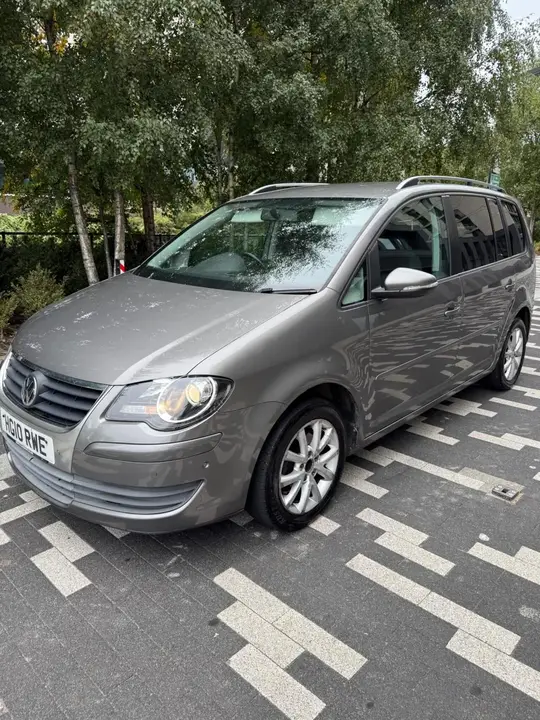 Volkswagen Touran 2010 photo 3