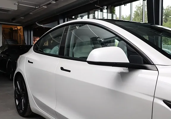 Tesla Model 3 2024 photo 5