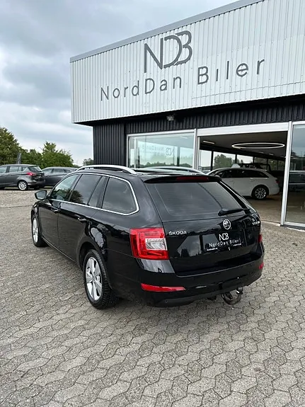 Skoda Octavia 2015 photo 3