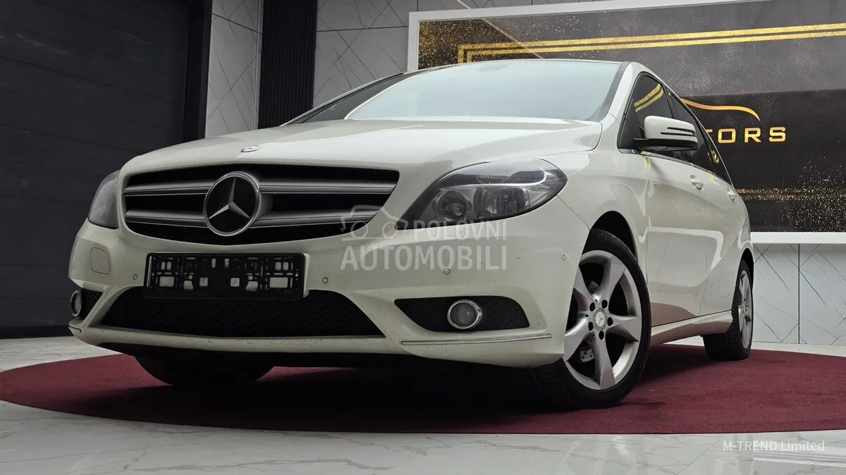 Mercedes-Benz B 180 2014 photo 2