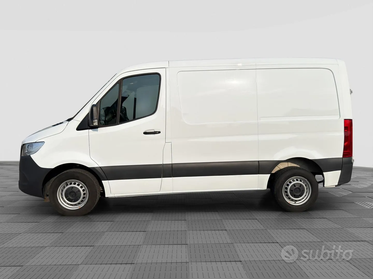 Mercedes-Benz Sprinter 2024 photo 2