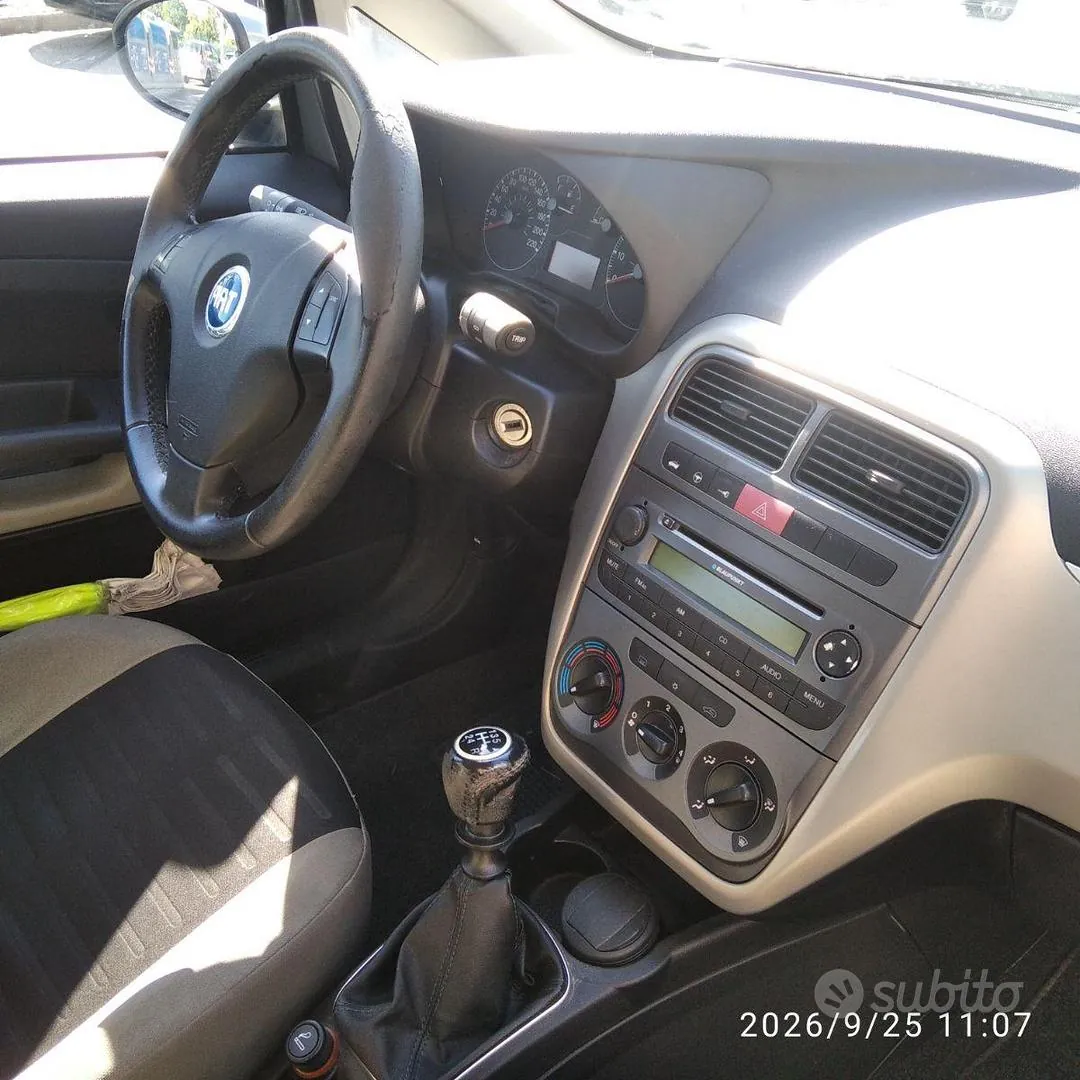 Fiat Grande Punto 2006 photo 5