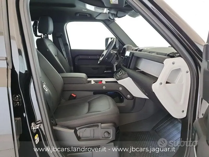 Land Rover Defender 2025 photo 3
