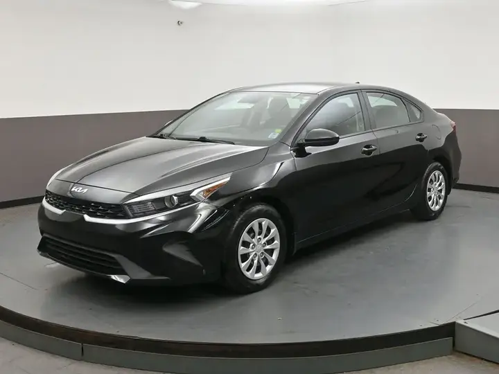 Kia Forte 2023 photo 3