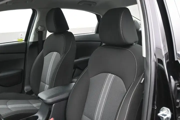 Kia Forte 2023 photo 4