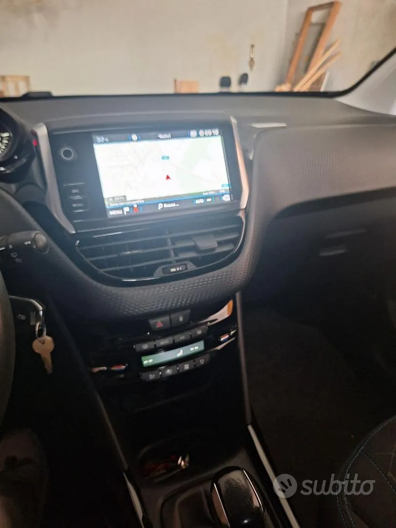 Peugeot 2008 2020 photo 3