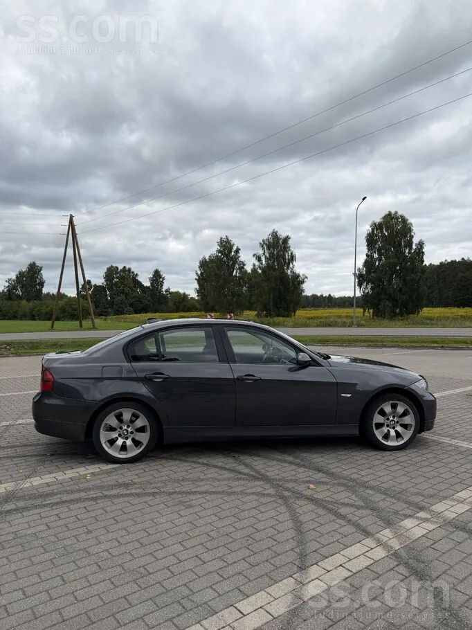 BMW E90 2005 photo 4