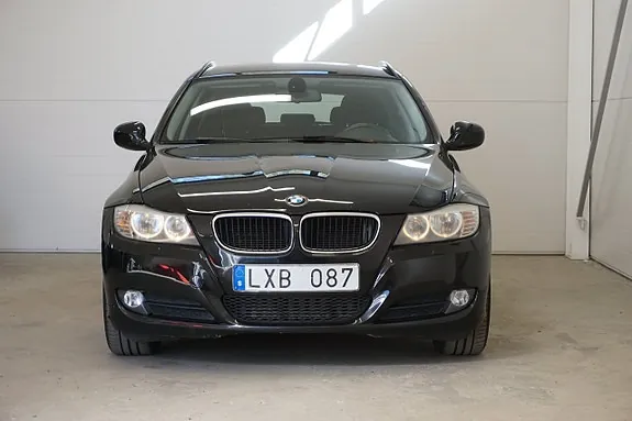 BMW 318D 2012 photo 3