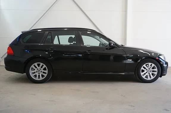 BMW 318D 2012 photo 4