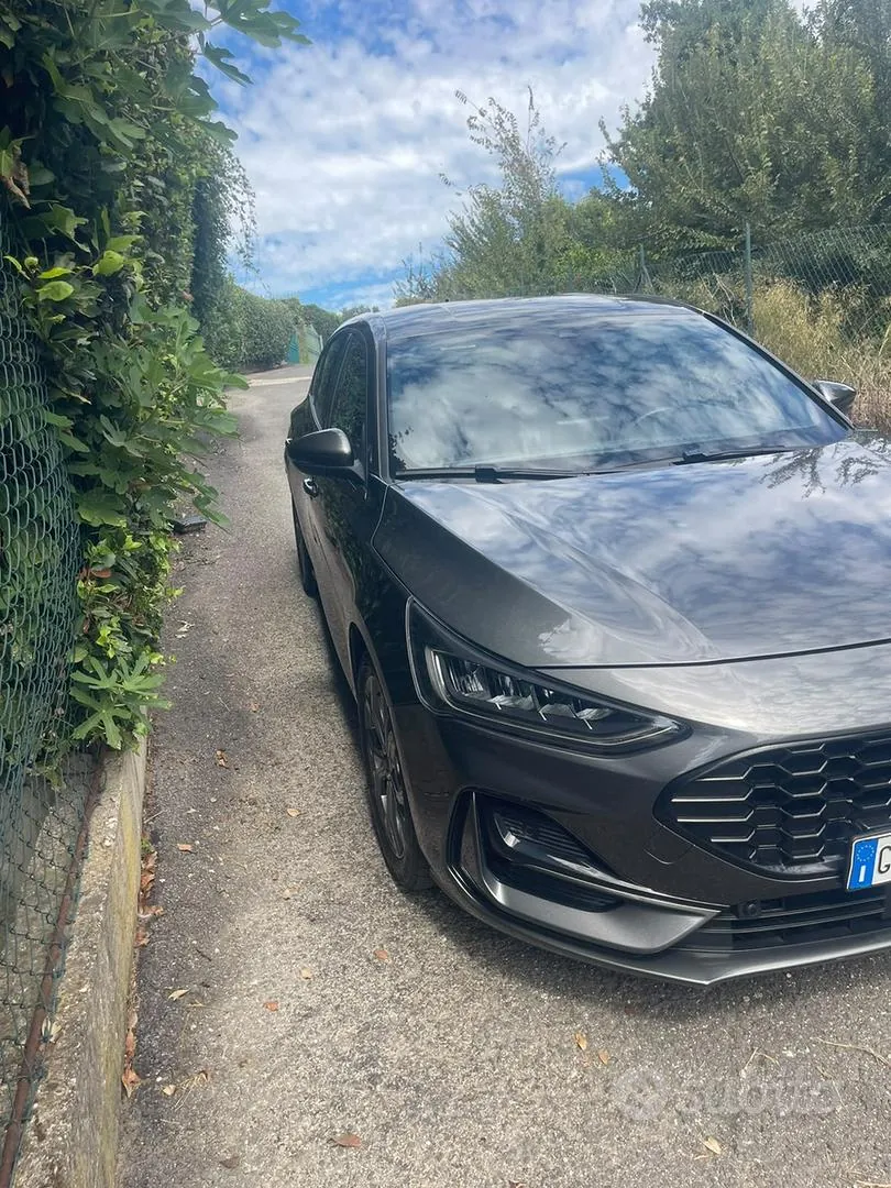 Ford Focus 2022 photo 2