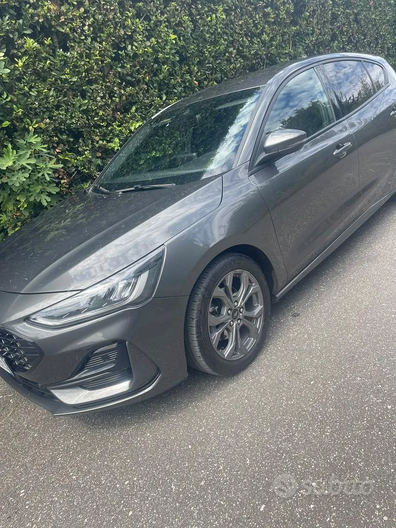 Ford Focus 2022 photo 3