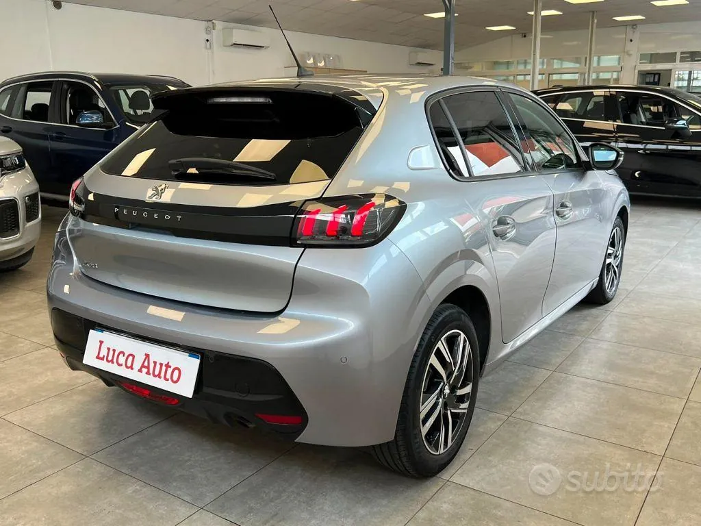 Peugeot 208 2023 photo 4