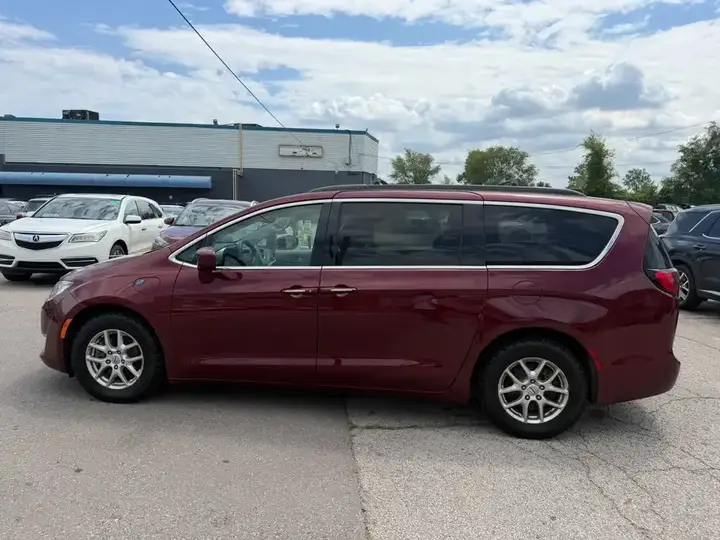 Chrysler Pacifica 2018 photo 5