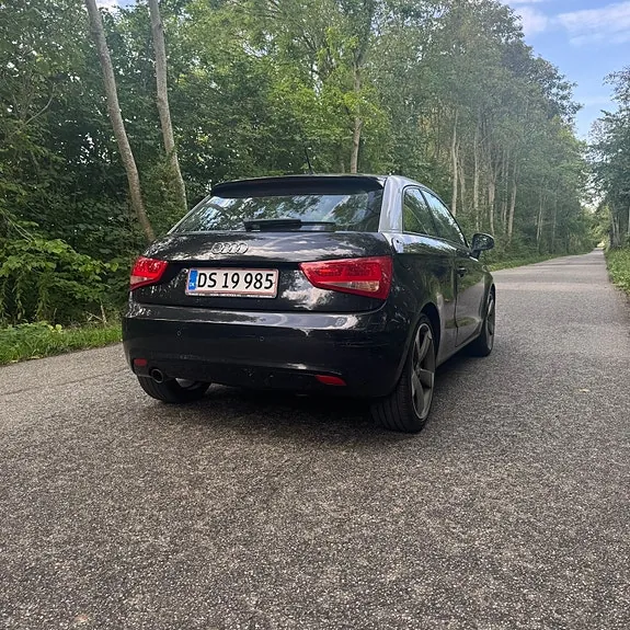 Audi A1 2011 photo 4