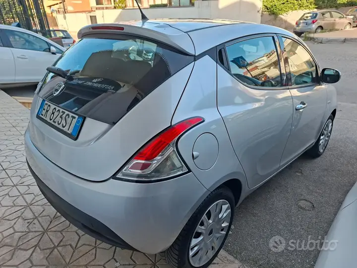 Lancia Ypsilon 2013 photo 3