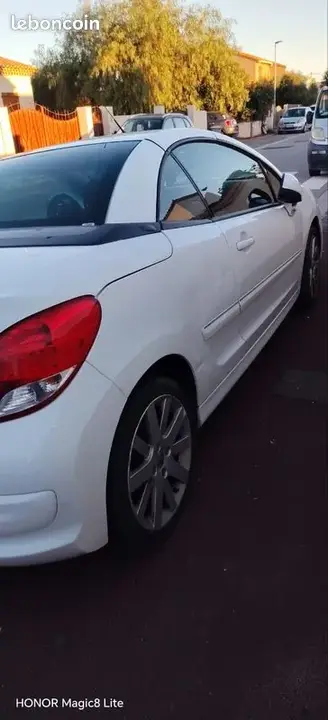 Peugeot 207 2011 photo 2
