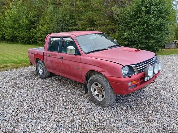 Mitsubishi L200 1997 photo 4