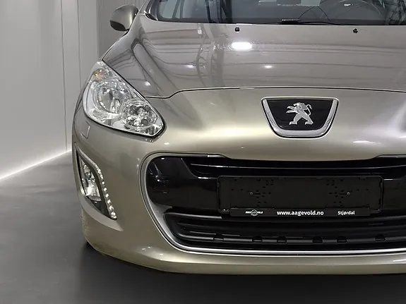 Peugeot 308 2012 photo 3