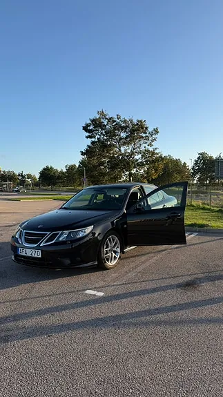 Saab 9-3 2011 photo 2