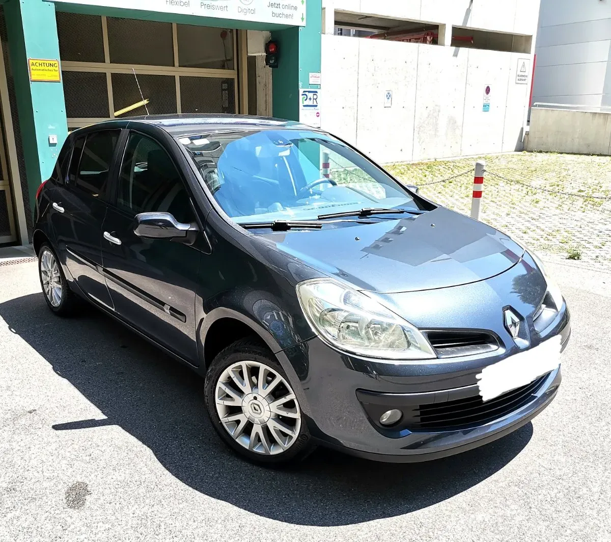Renault Clio 2009 photo 2