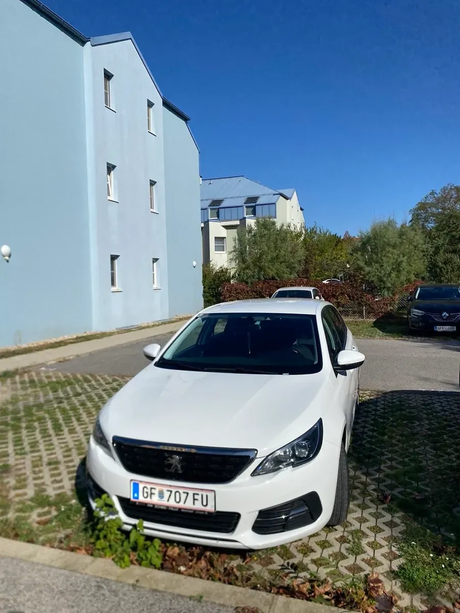 Peugeot 308 2018 photo 2